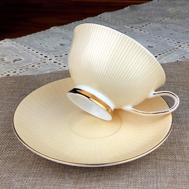 Yefine керамики творческий подарок Европейский Royal bone china Кофе Кружки Чай чашки