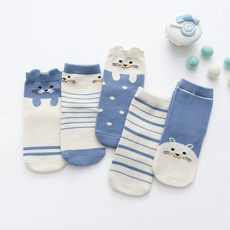 

5 Pairs Children's Socks Boys And Girls Socks Winter Christmas Socks With Cartoon Deer Santa Claus Pattern Thick Warm Socks C035