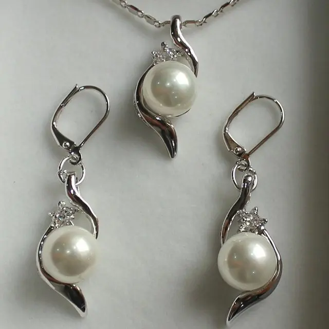 

Lovely Women's Wedding Jewelry perfect match beautiful jewelry set 10mm white shell pearl pendant & earring