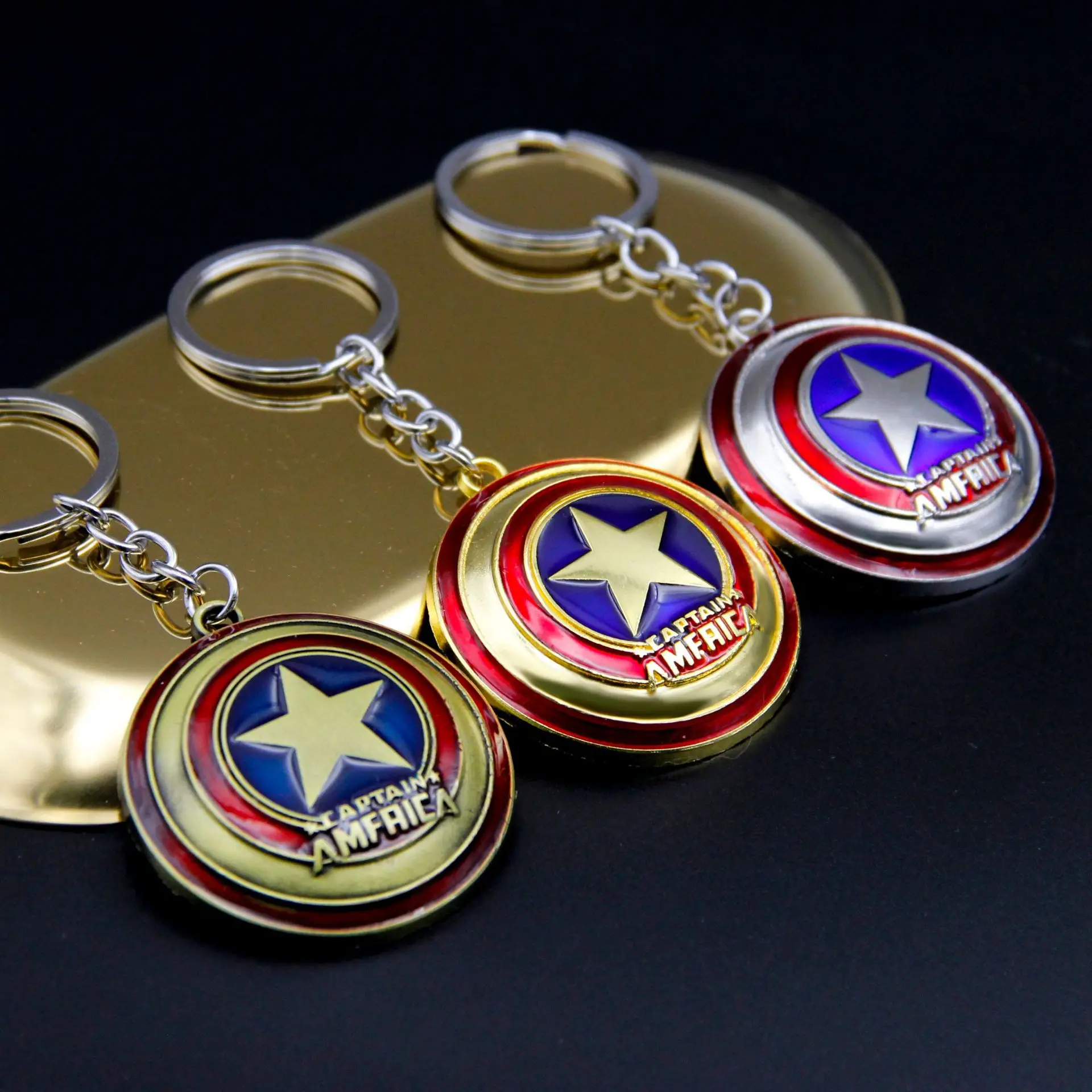 

The Avengers Captain America Keychain Superhero Star Shield Pendant Keyring Car Key Chain Accessories Batman Marvel Key Chains