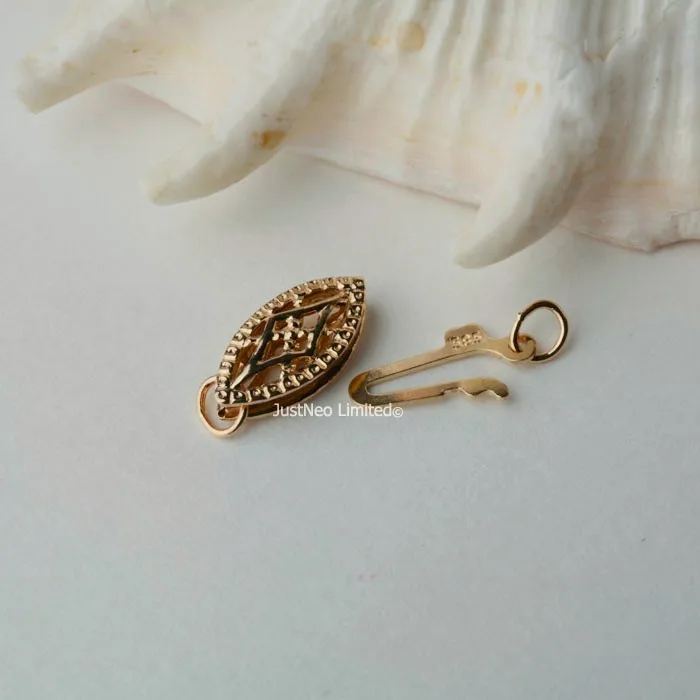 white Gold Filigree Fish Hook Clasp Box 