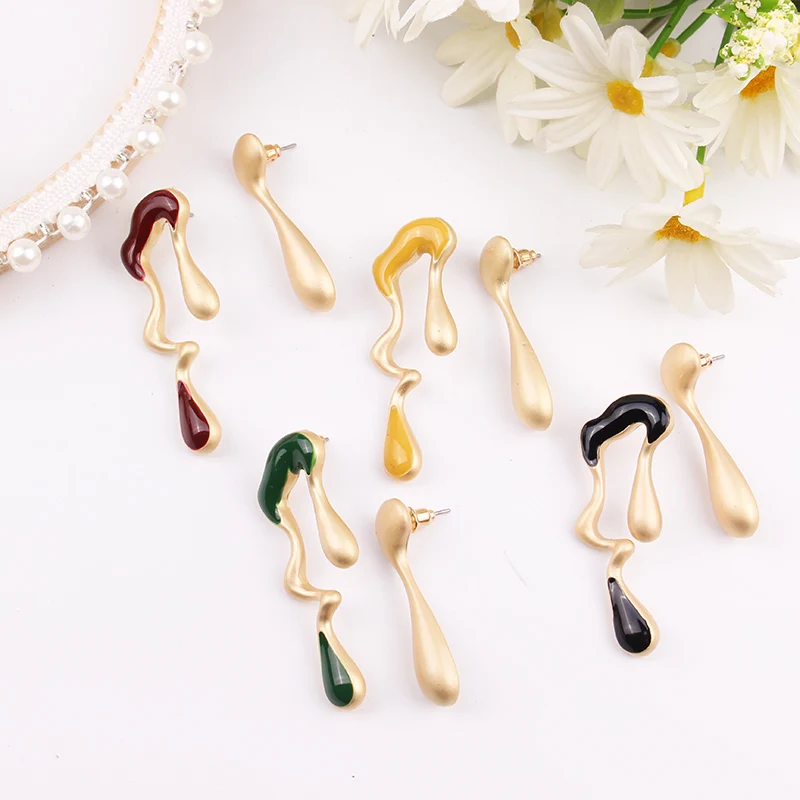 

LUBOV Colorful Enamel Painted Golden Metal Piercing Earrings Personality Asymmetric Earrings Retro Women Jewelry 2019 New