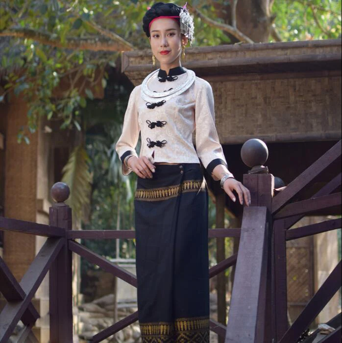 YunNan Etnische suits Jacket + Rok Dai prinses Kleren traditionele Beige 3 Kwart mouw Kostuum Fotografie props Kleding YunNan Etnische suits Jacket + Rok Dai prinses Kleren traditionele Beige 3 Kwart mouw Kostuum Fotografie props Kleding