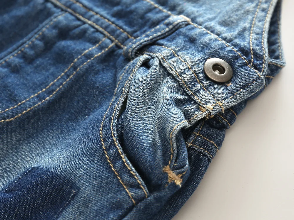 4530020335_2068599042