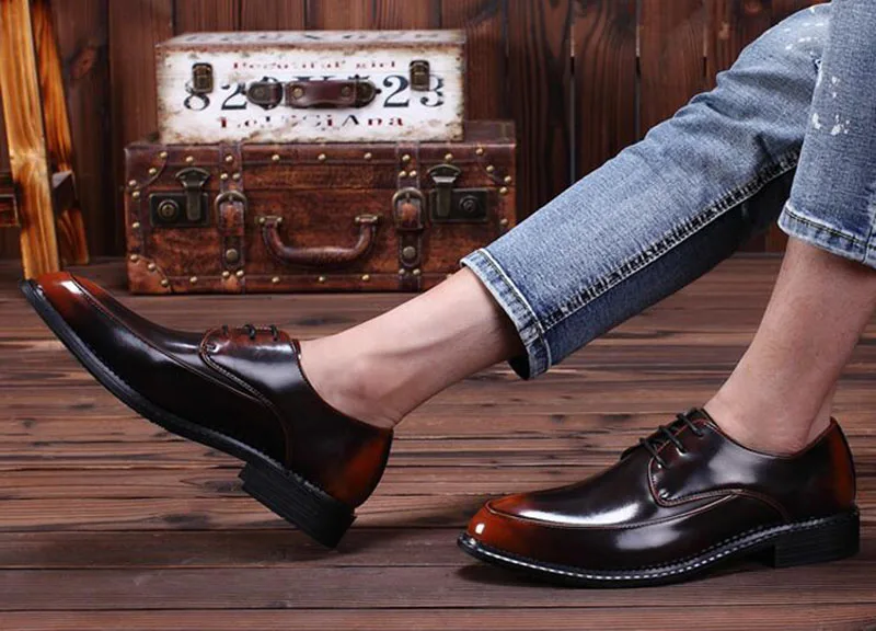 Шикарные туфли-оксфорды золотистого цвета с острым носком, увеличивающие рост; Мужская итальянская обувь для свадьбы; обувь под крокодиловую кожу; деловая обувь; Цвет Бордовый; обувь под крокодиловую кожу