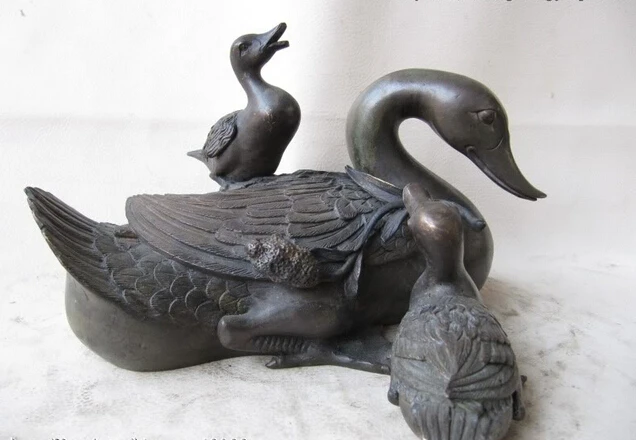

Collectible bronze lion statue S0431 Chinese Folk Refined pure bronze Copper mother three Ducks Statue B0403