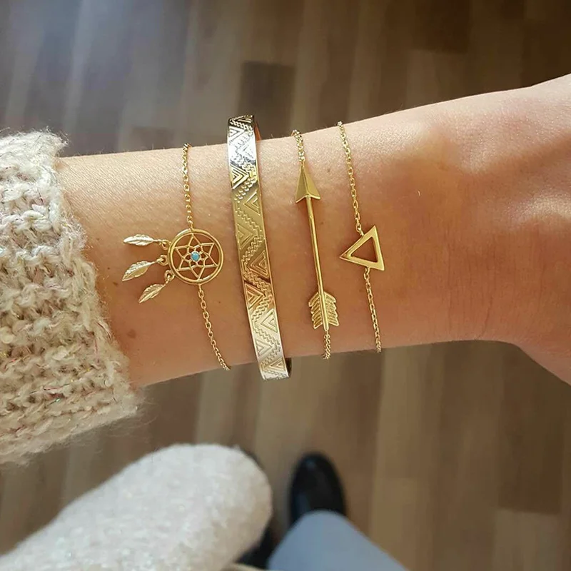 

4 Pcs / Set Boho Dream Catcher Leaves Triangle Arrow Gem Gold Chain Open Multilayer Bracelet Set Women Exquisite Jewelry Gift