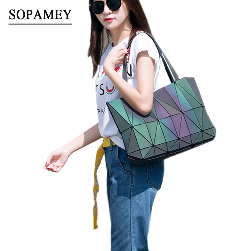 

2017 New Women Shoulder Bags Geometry Totes Saser Plain Folding Hand Bags Luminous Handbags Women Famous Hologram Messenger Bag