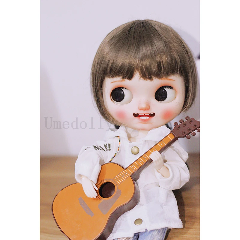 1 шт. мини гитара с ремешком 1/4 1/6 BJD, Blyth кукла игрушки реквизит для фото Музыкальный Инструмент Аксессуары