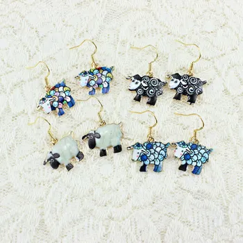 

Lovely Gold Metal Cute Little Sheep Animal Earrings Mixed Color Charm Dangle Drop Earring Jewelry Women Style Girls Gift Popular