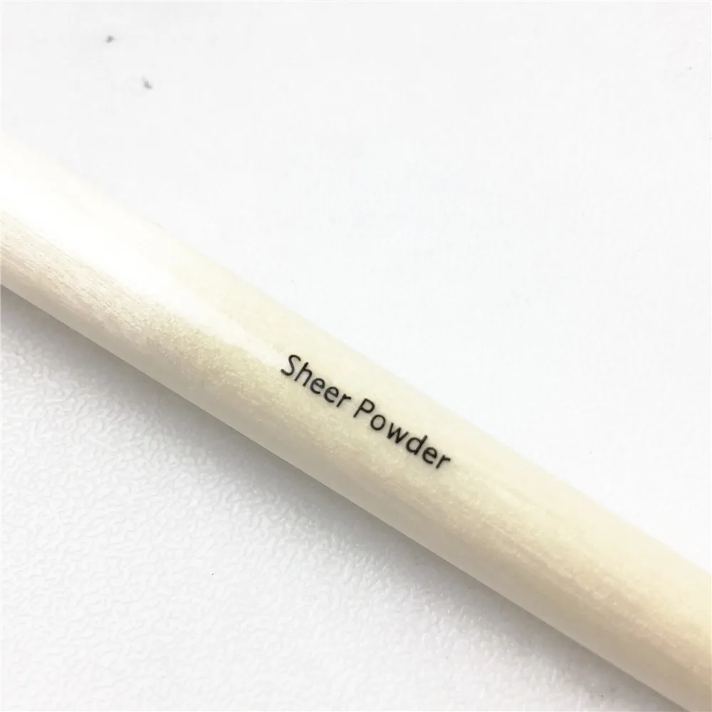 BOBBI BROWN SHEER POWDER BRUSH _ 4