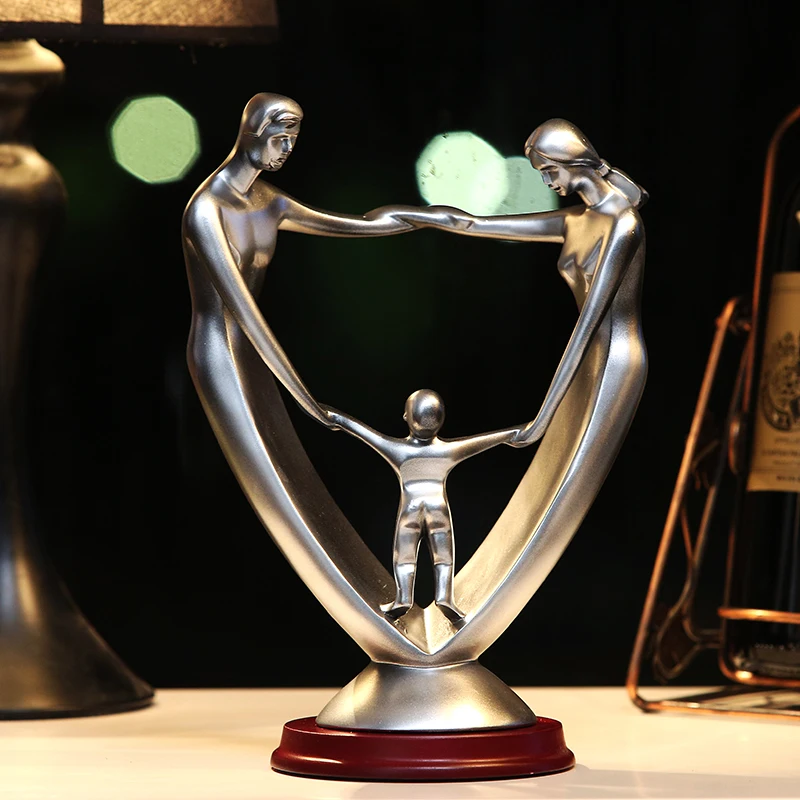 Cozy Family Of Three People Statue Decoration Creative Love And Happy