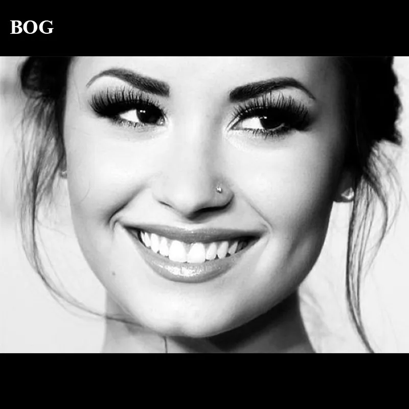 Nose-stud-demi-lovato