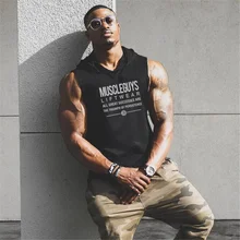 Muscleguys бренд летние мужские с буквенным принтом тренажерные залы Стрингер жилет для бодибилдинга Фитнес Без Рукавов жилетки с капюшоном для мужчин