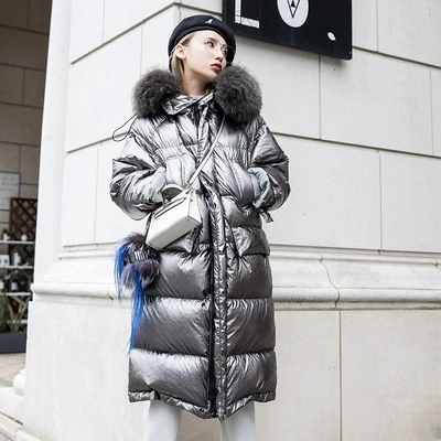 Новая Корейская версия свободного кроя серебряного блестящего пухового пальто с большим меховым воротником утолщенная длинная пуховая куртка выше колена yy355 - Цвет: Silver