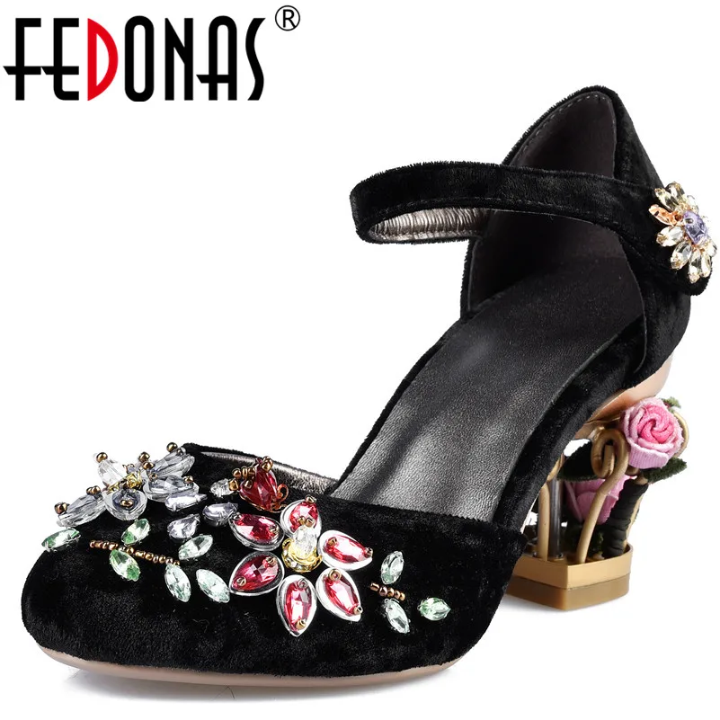 

FEDONAS 2018 Fashion Retro Floral Women Party Wedding Shoes Woman Pumps Luxurious Cutouts High Heel Crystal Mary Jane Shoes