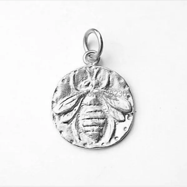 C100417       bee charm bumblebee queen bee honeybee.jpg