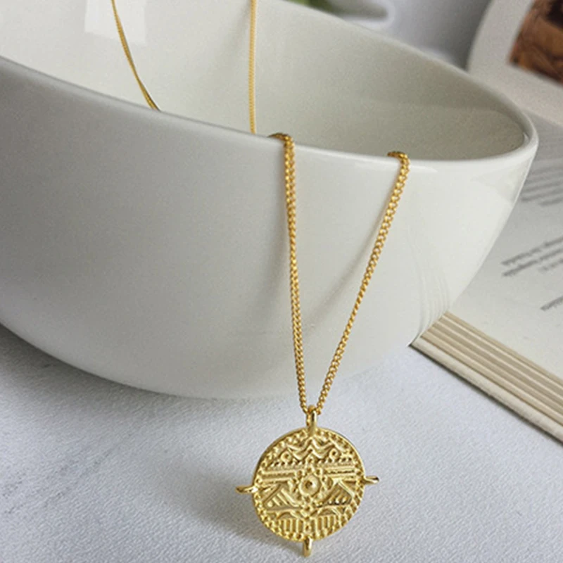 

Korean Abstract Figure Delicate Round Coin Woman Fashion Pendant Choker Necklace 925 Sterling Silver Gold Personalized Necklace