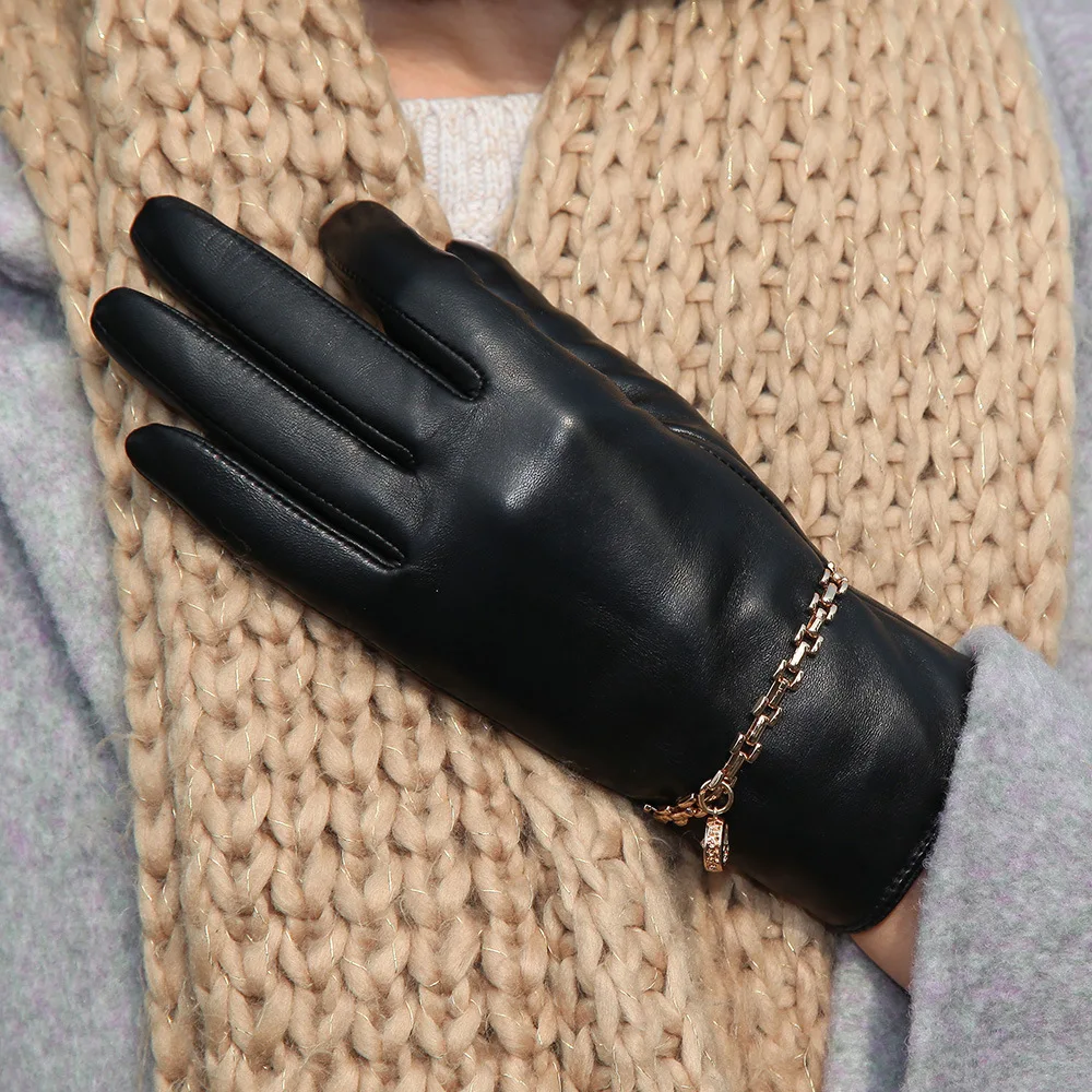 Новинка, импортные женские перчатки из натуральной овечьей кожи, украшенные цепочкой, черные кожаные перчатки, женские зимние теплые LDL6115