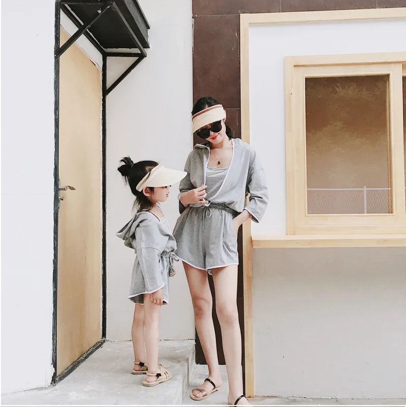2pcs Set New Arrived Mother Daughter Hooded Jumpsuit + Sun-top Vest Family Matching Clothes Mommy and Me Clothes 2 3 4 5 6 7 Age