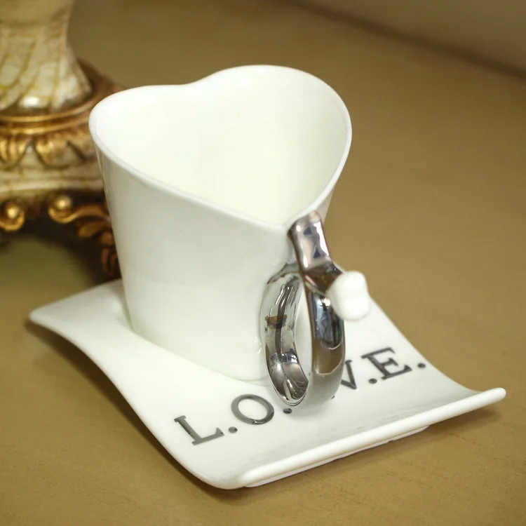Промо-акция! Креативная керамическая чашка для кофе и молока в форме сердца с тарелкой Марка Л. О. В. Е. подарок для пары