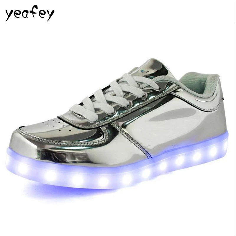 sapato com luzes infantil