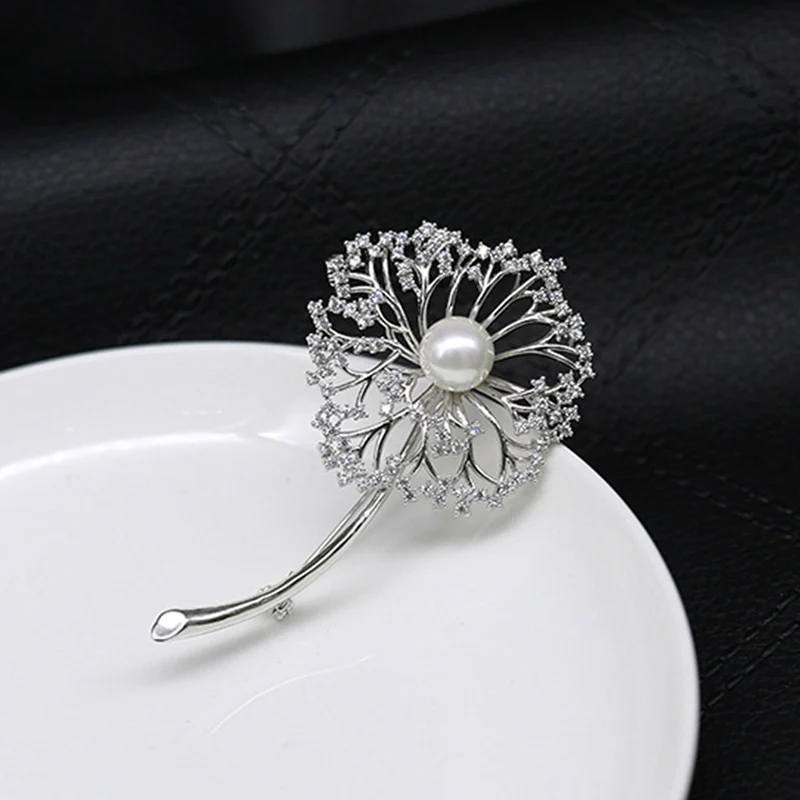 

New 1Pcs Sparkling Cubic Zirconia Dandelion Flower Zircon Brooches for Women in Silver Color Free Shipping