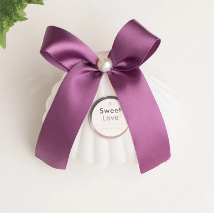 

50 X Creative Plastic White Shell Wedding Favors Candy Boxes Chocolate Boxes Bomboniera Party Gift Box With Bowknot & Faux Pearl