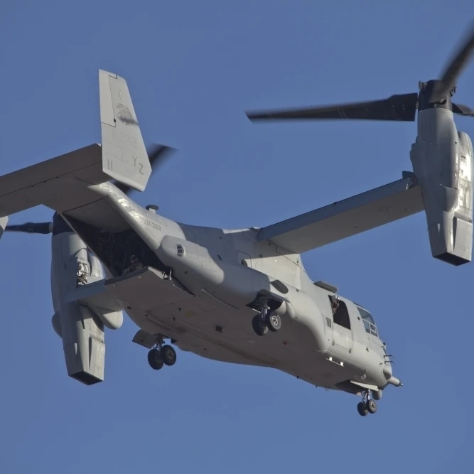 An MV-22B Osprey prepares for landing Poster Print (17 x 11)