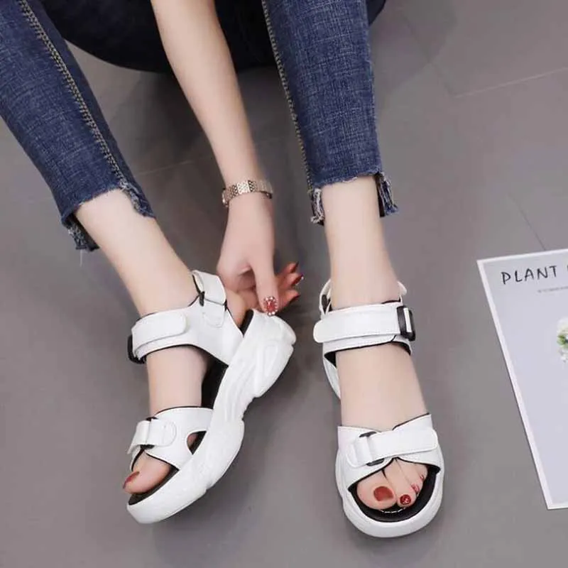 النساء الصنادل حذاء زهر امرأة الوجه يتخبط أزياء الصيف صندل مسطح البوهيمي صنادل سيدات عارضة النساء أحذية النساء الصنادل حذاء زهر امرأة الوجه يتخبط أزياء الصيف صندل مسطح البوهيمي صنادل سيدات عارضة النساء أحذية