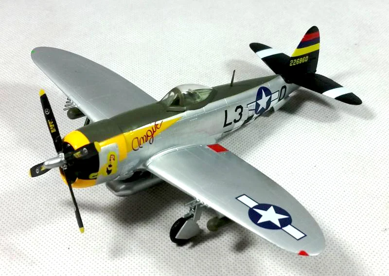 

1:72 World War II P47D fighter model Simulation model Trumpeter 37287 Collection model