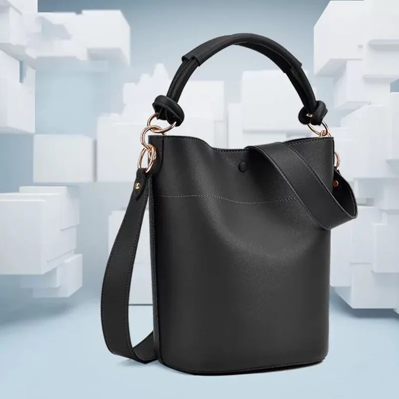 

2019 brand women's multi-function handbag soft discount PU leather bag zipper Messenger bag retro shoulder Messenger bag