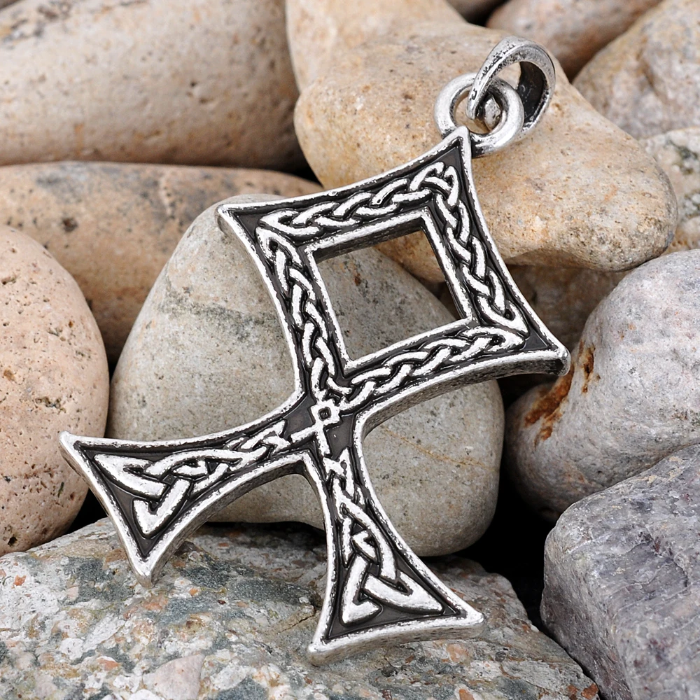 Othala rune pendant