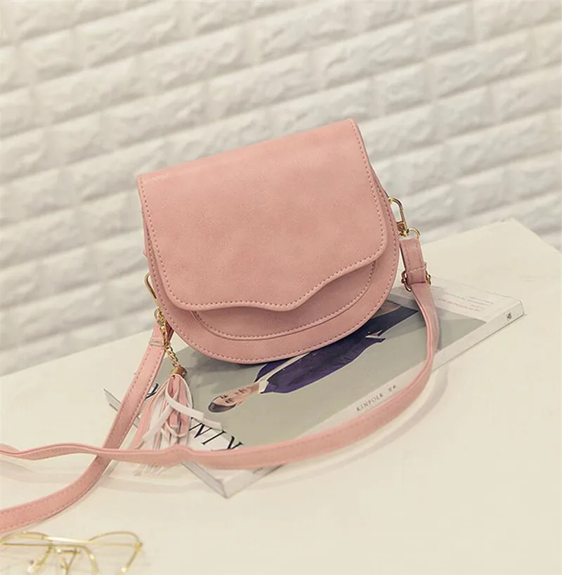 Новое поступление, женские круговые сумки через плечо в консервативном стиле, Корейская женская сумка-мессенджер с кисточками, маленькая сумка через плечо для девушек - Цвет: Розовый