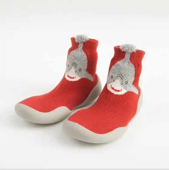Новые весенние нескользящие носки-тапочки для малышей мультяшная резина для маленьких мальчиков и девочек - Цвет: Красный