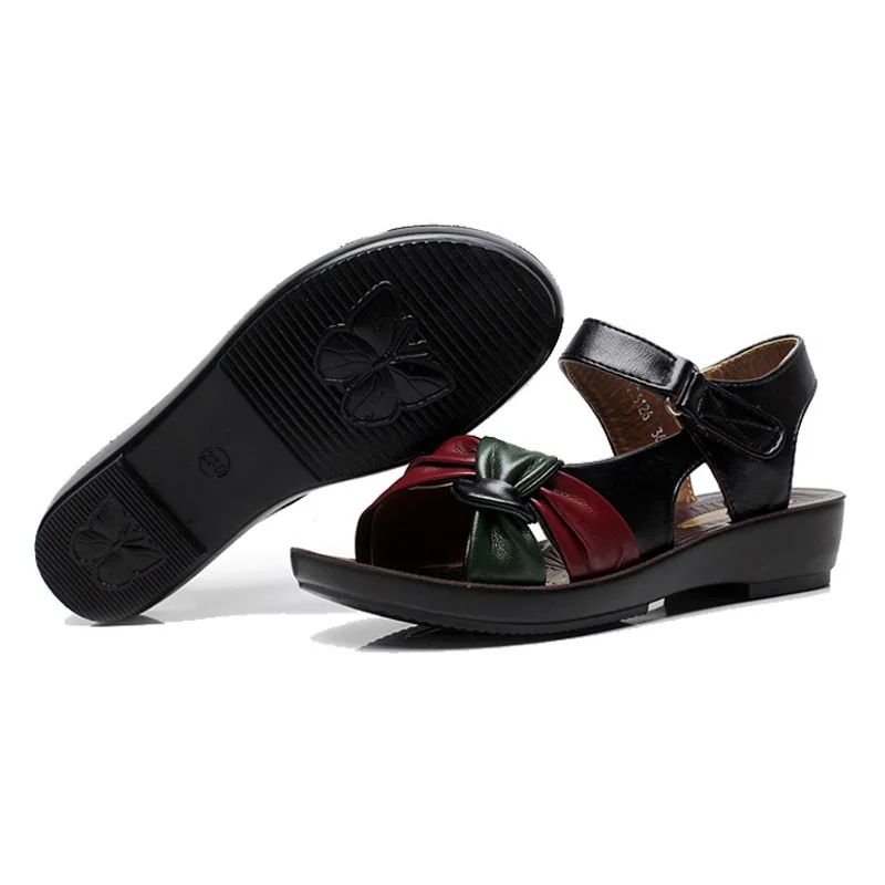 LAKESHI النساء الصنادل 2018 الصيف صندل مسطح أزياء حذاء للأمهات جلدية لينة أسفل صنادل سيدات مريحة النساء الأحذية