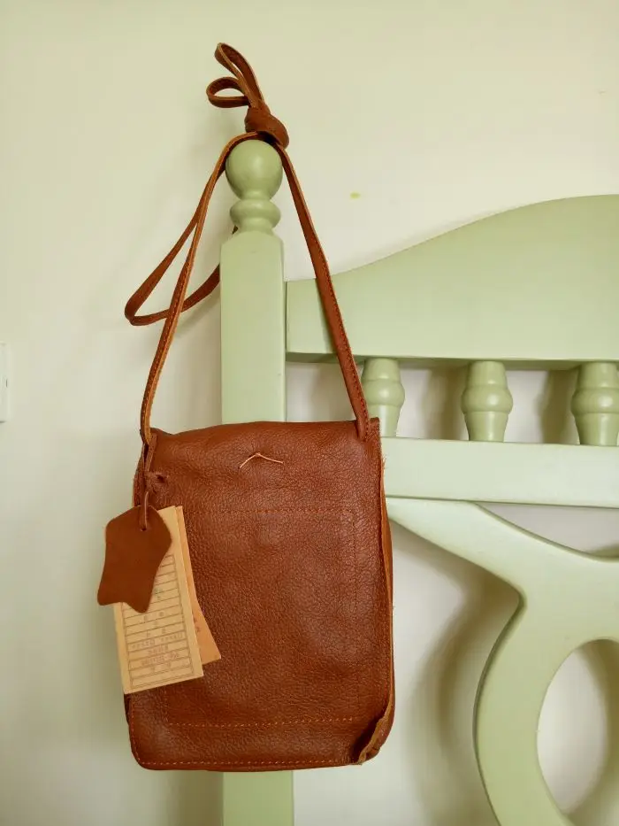 2017 New Handmade Soft Women Genuine Leather Bag Hollow Out National Leaf Shape Cover Vintage Small Messenger Bags 2017 New Handmade Soft Women Genuine Leather Bag Hollow Out National Leaf Shape Cover Vintage Small Messenger Bags