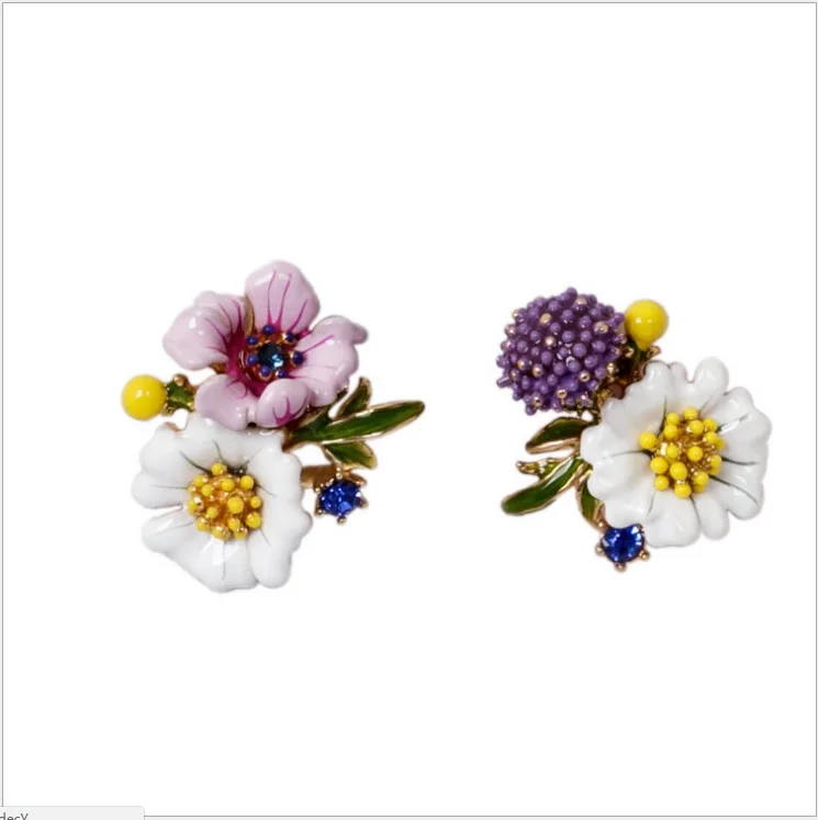 

Juicy Grape Romantic Countryside Plants Series Enamel Earrings White Daisy Flower Earrings Purple Fruit Asymmetric Earring