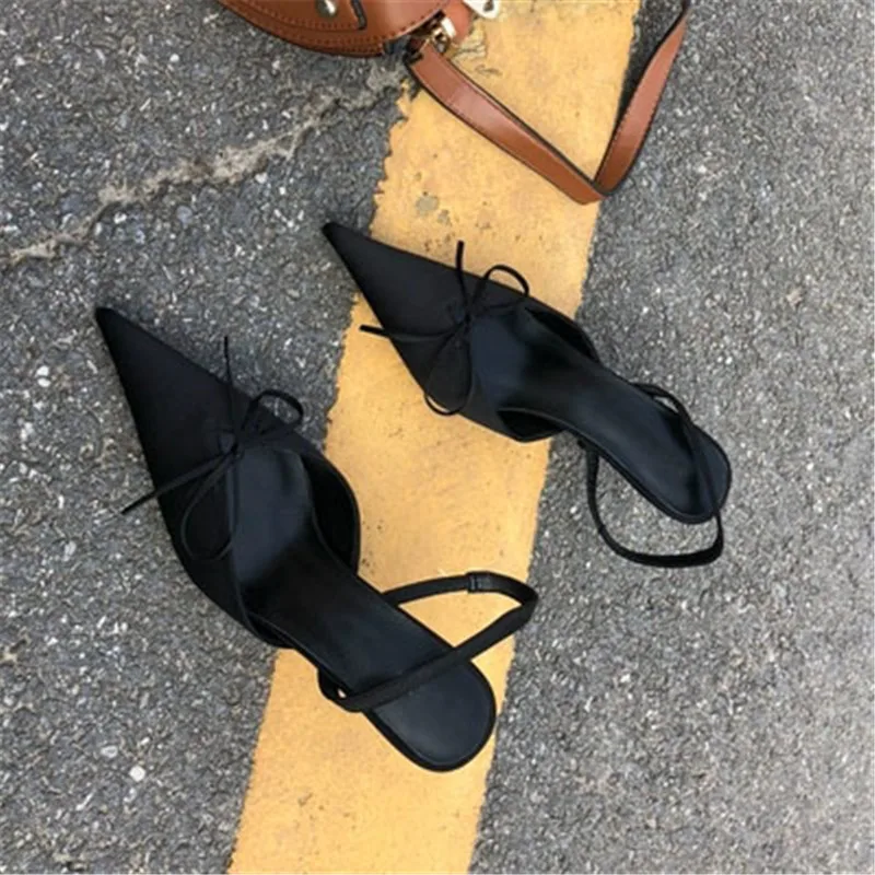 Летние босоножки с бантом-бабочкой; женские туфли с острым носком на высоком каблуке; женские туфли-лодочки из шелковой кожи с петлей на пятке; женские свадебные модельные туфли - Цвет: black