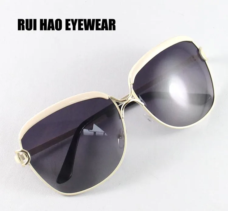 8702-white-750 (4)