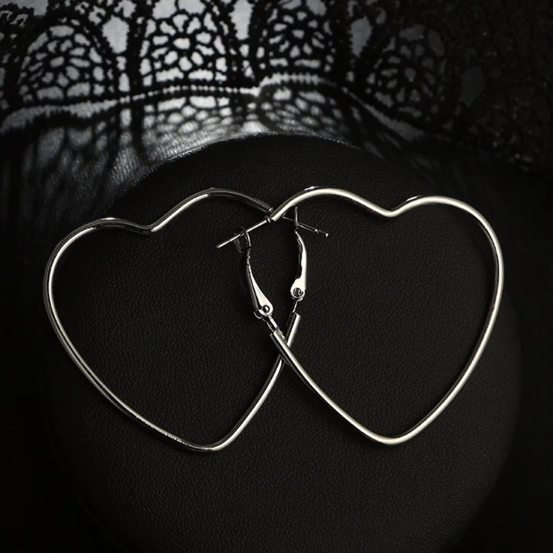 Cute Love Heart Dangle Earring 2 Pairs Women Silver Color Hollow Pendant Earring Chic Fashion Statement Jewelry boucle d'oreille