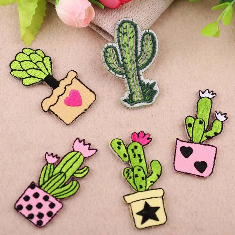 

1pcs Mix Cactus Patch for Clothing Iron on Embroidered Sew Applique Cute Patch Fabric Badge Garment DIY Apparel Accessories 57