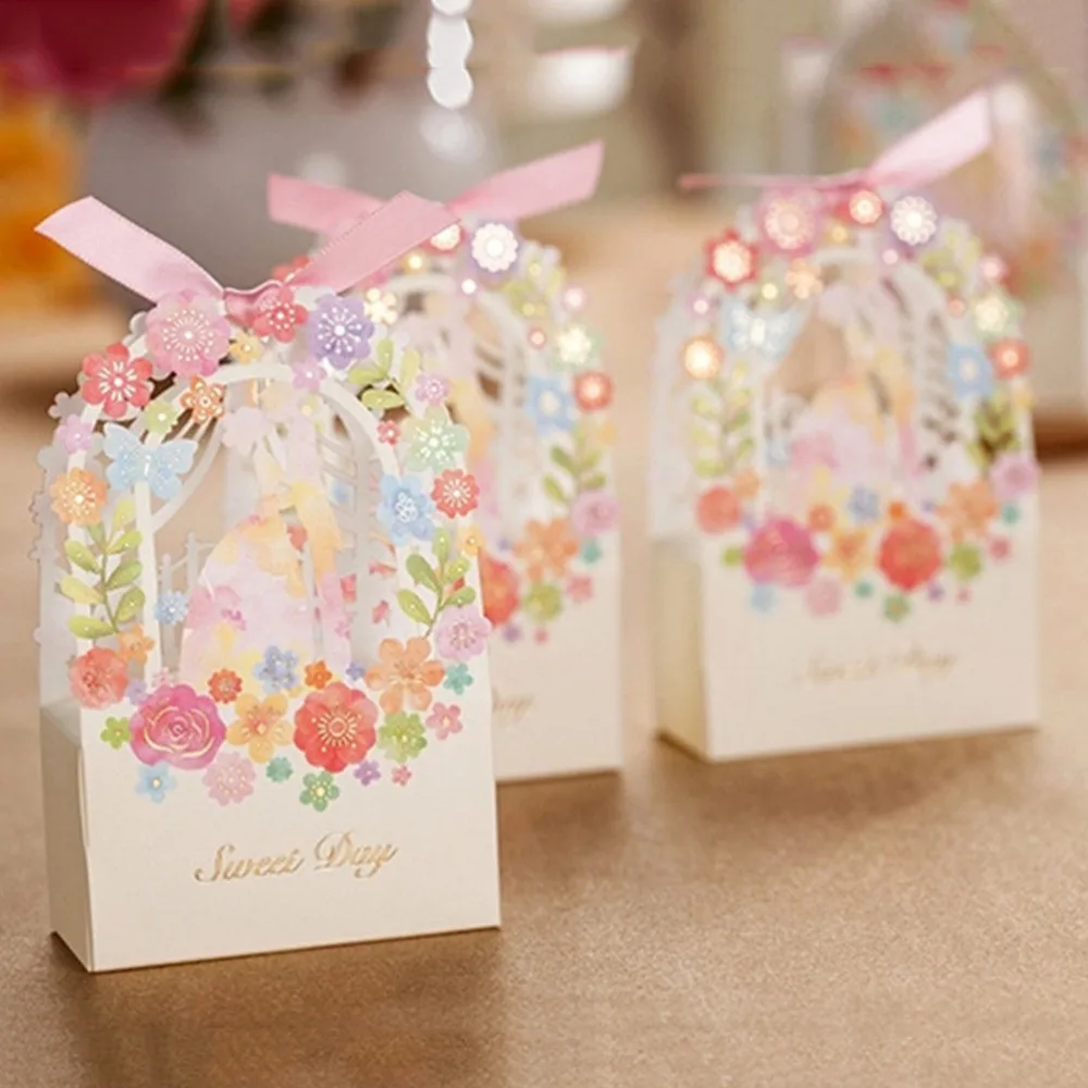

Romantic Wedding Gift Box Elegant Luxury Decoration Flower Bride Laser Cut Party Sweet Favors Wedding Paper Candy Box 1PC