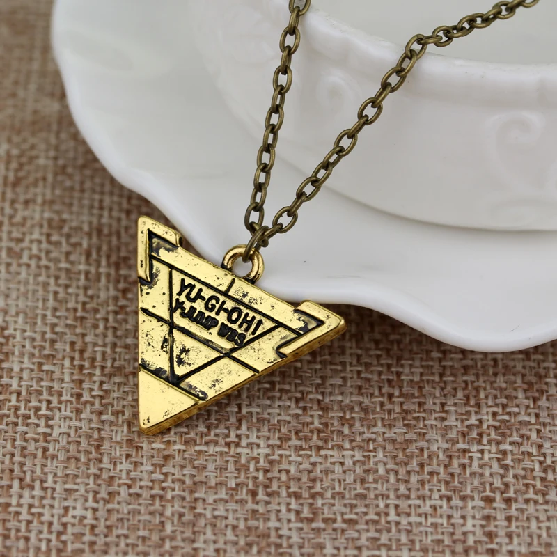 Онлайн игра периферийный популярный аксессуар новое модное треугольное