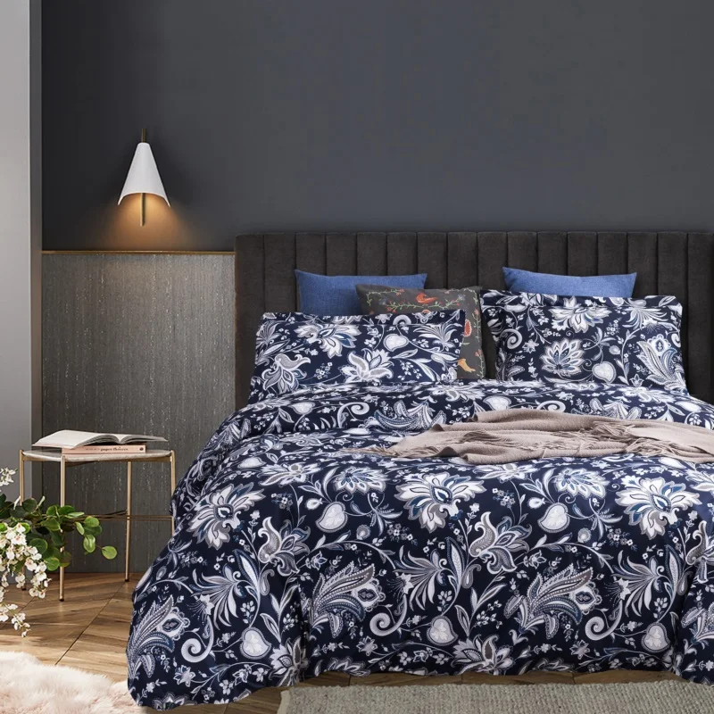 

Future Life European And American Style Bedding Set Large version of the flowers 2/3Pcs Plain Colour Stripe Duvet Cover