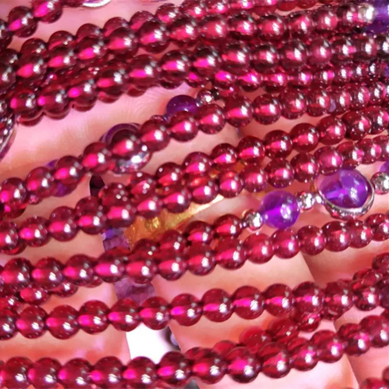 

4mm Natural garnet champagne crystal bracelet. Three rounds of garnet lady's necklace