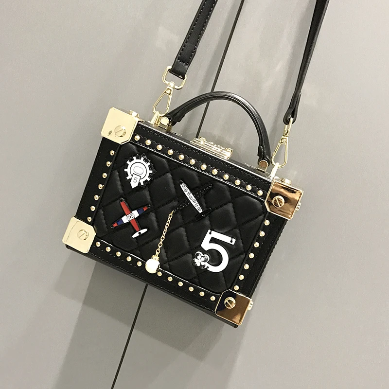 

2017 Sale Knitting Casual Unisex Hard Flap New European Handbags Aircraft Stamp Small Box Package Bag Rivet Shoulder Messenger