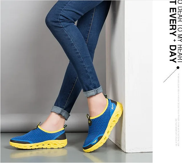 2018 New Mesh Slip-on Light Sport Shoes for Men Women Quick drying Trekking River Creek Shoes Neat Breathable Water Sneakers 