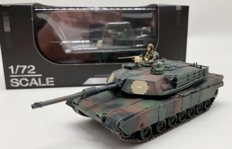 

1/72 M1A2 Nato Camo Tank with Commader Finished Model by 3R Model
