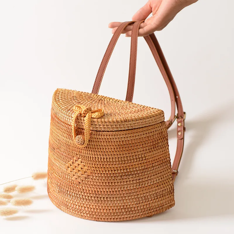 

Summer New Straw Woven Women Backpack Female Brand Designer Rattan Beach Backpack Lady Vintage Travel Bag Basket Retro Bagpack